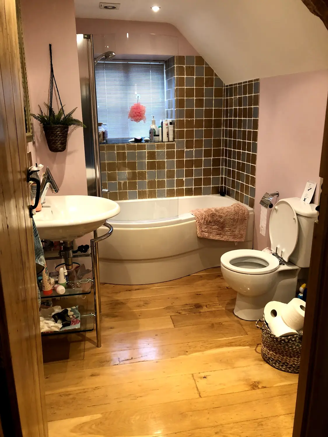 Green and Pink Bathroom