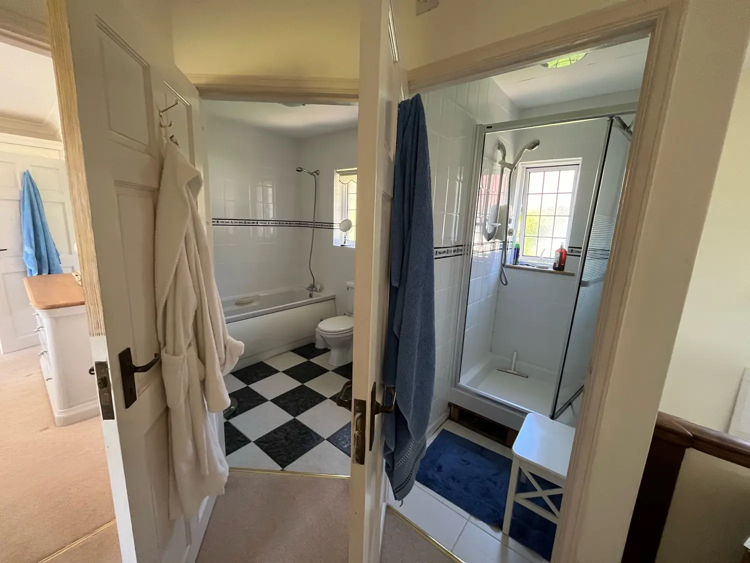 Walk-in Shower Room