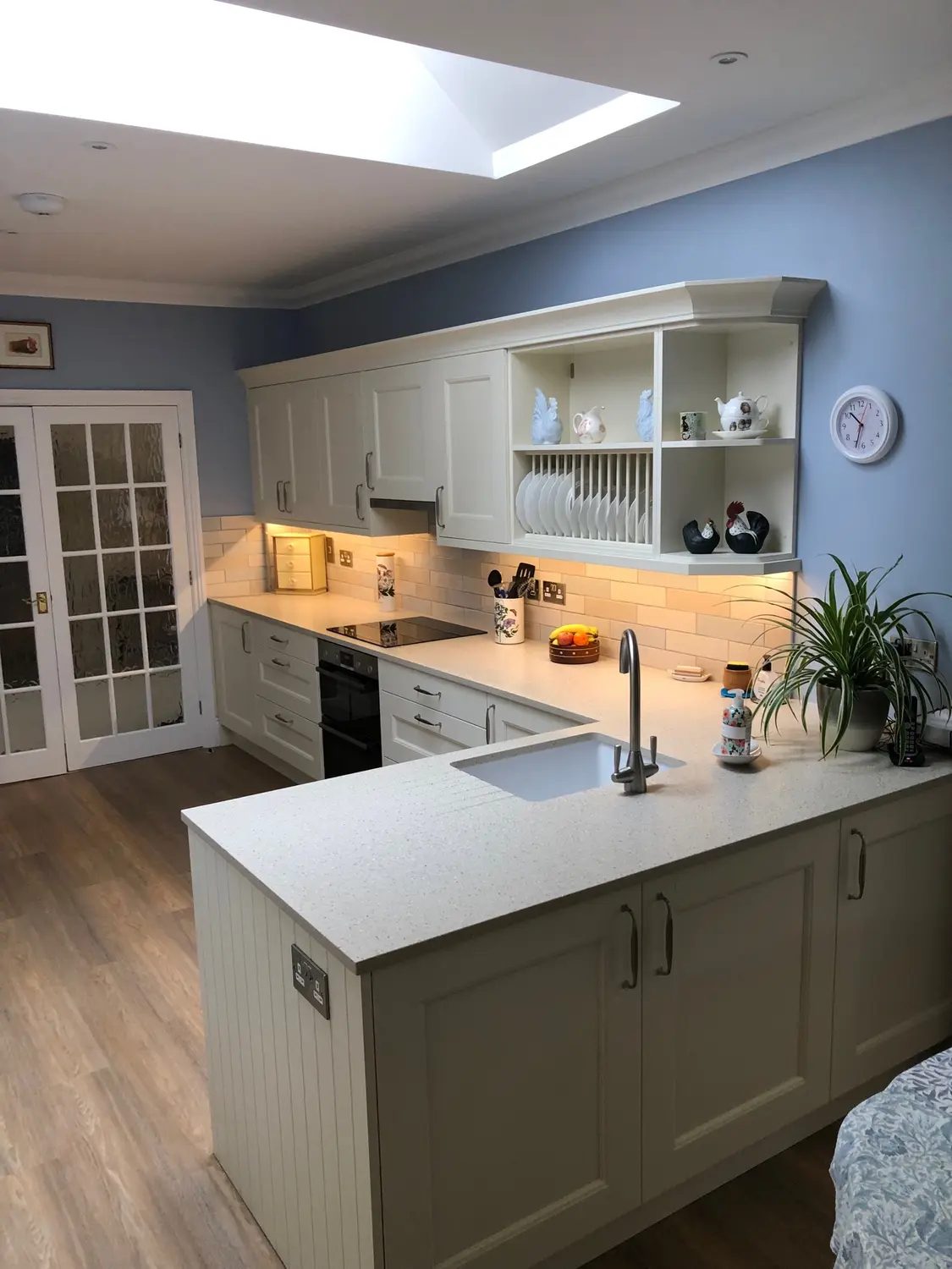 Traditional Ivory Painted Kitchen